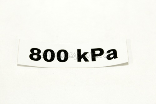 tlak v pneu 800 kPa